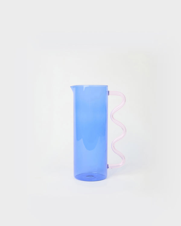 The carafe with wave handle