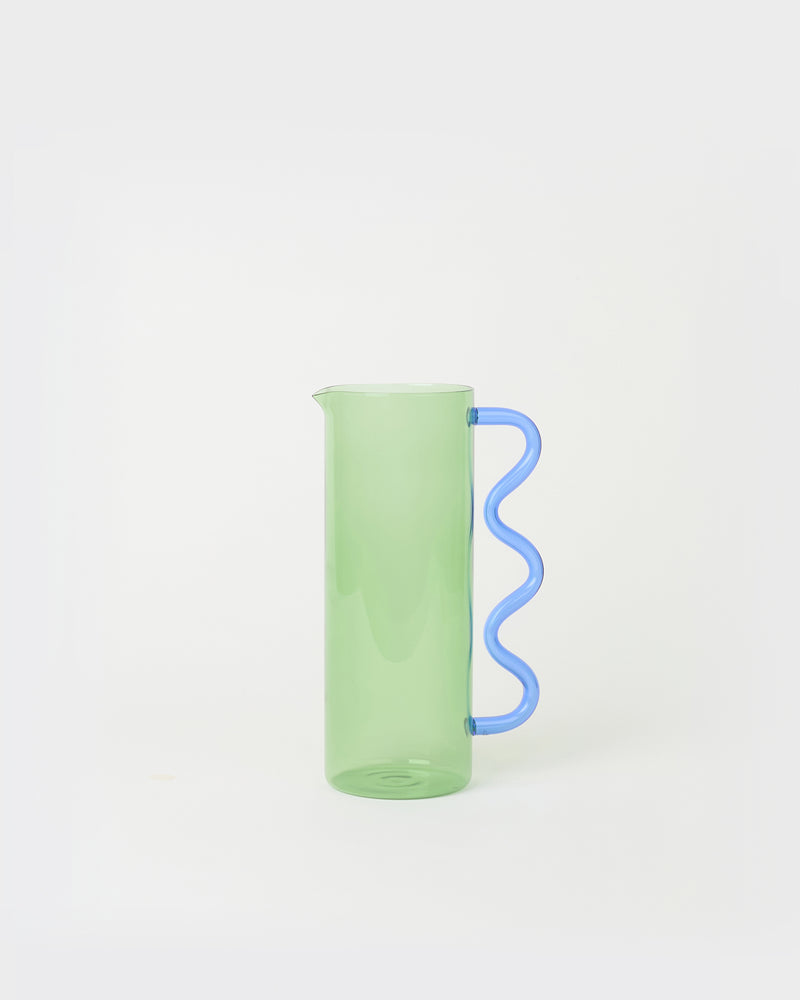 The carafe with wave handle