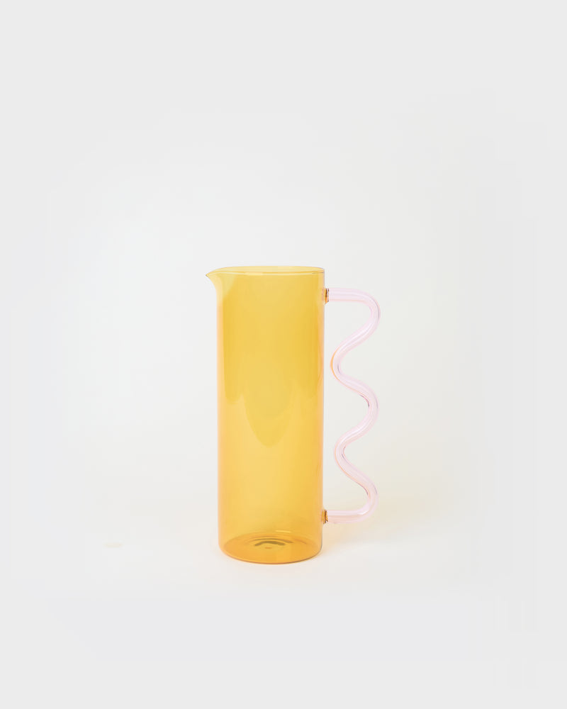 The carafe with wave handle