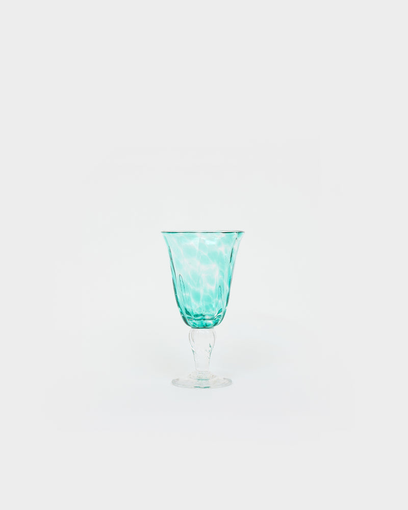 Le verre à pied terre mêlée