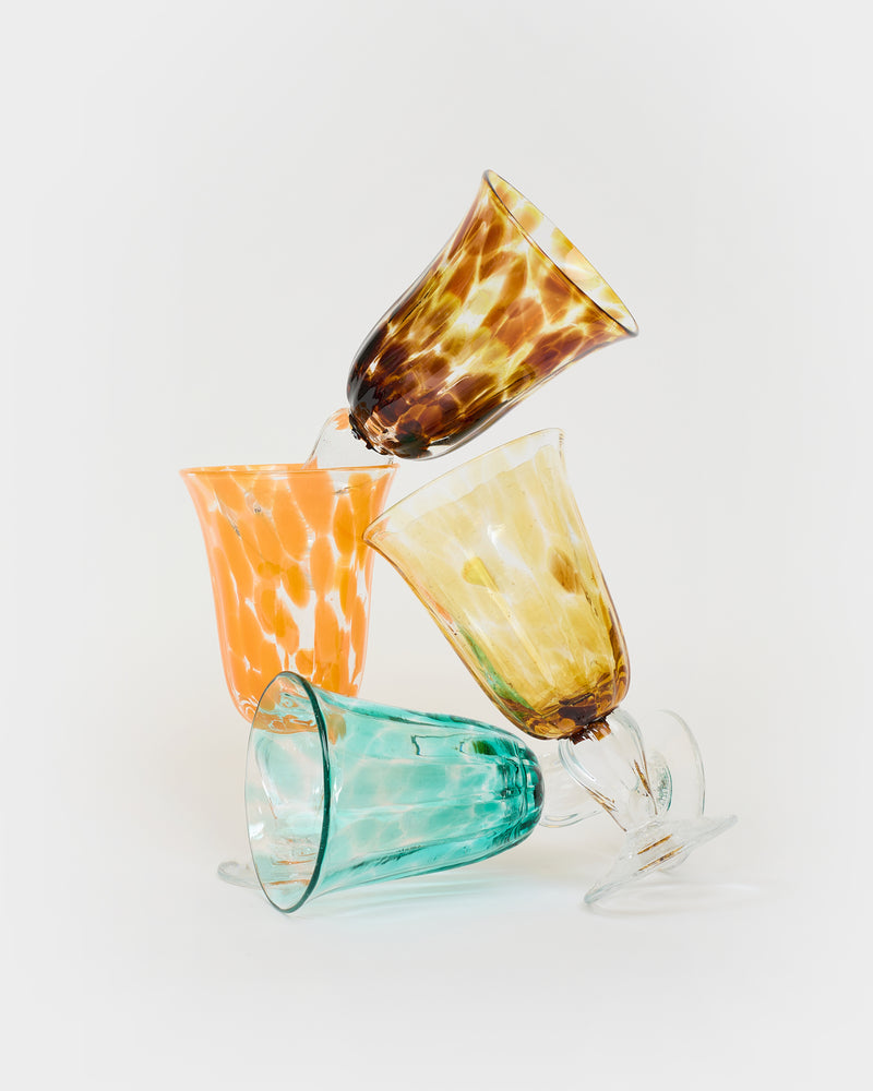 Le verre à pied terre mêlée